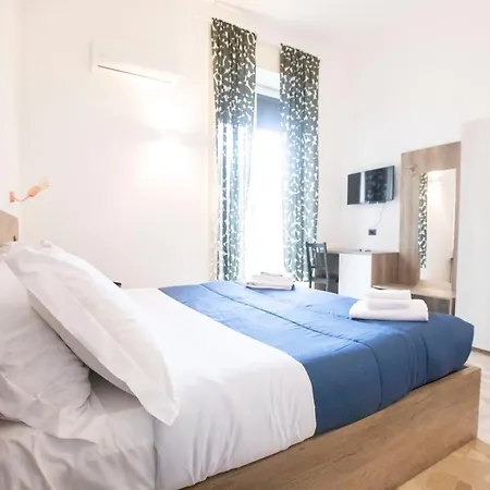 Hall In Center Naples