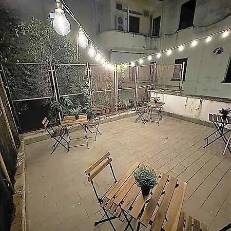 فندق مبيت وإفطار Hall In Center نابولي
