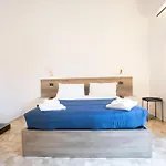 Hall In Center Bed & Breakfast 4*