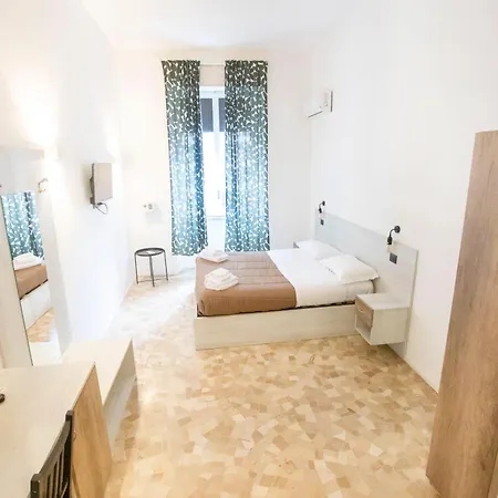 Hall In Center Nápoles